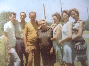 SixCartwrightSiblingswithMillie